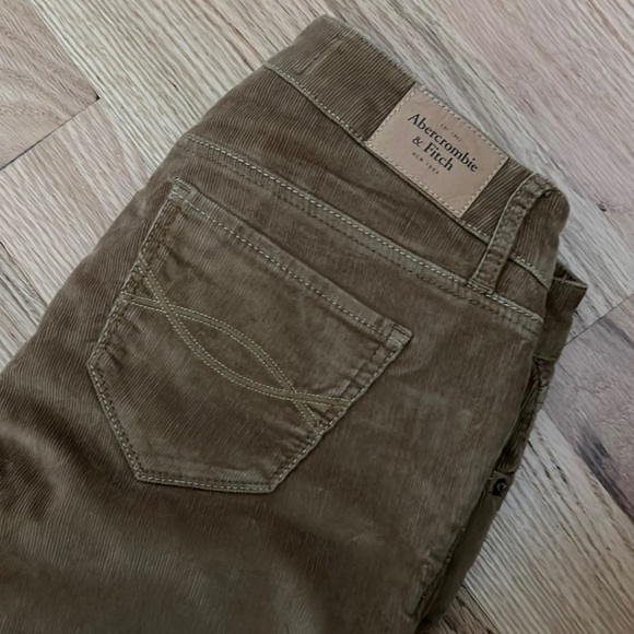 Abercrombie and Fitch corduroy, light brown, size 2/26w low rise. - Picture 4 of 6